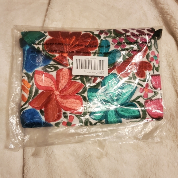 Envelope Clutch Purse, Vibrant Embroidered Colors, Zip Closure, Crossbody Strap - Picture 9 of 9